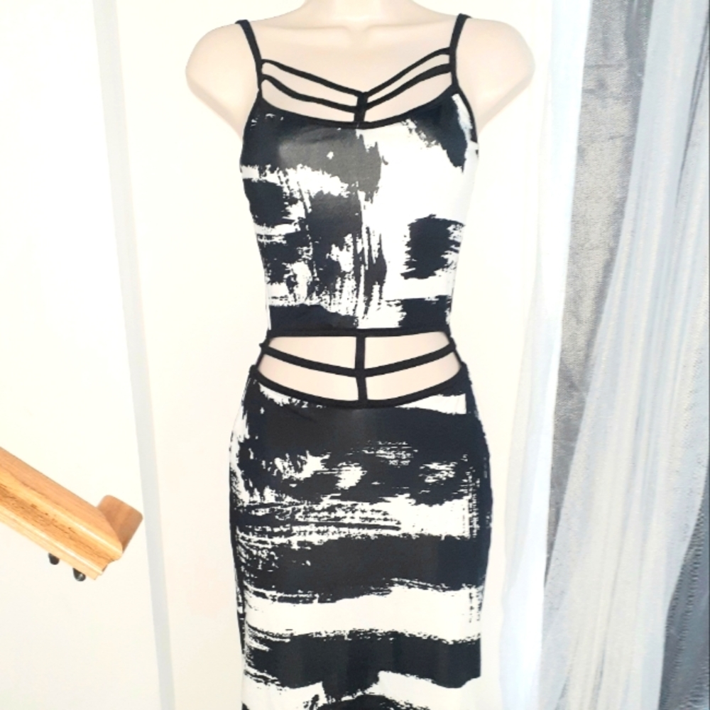 Espiral- Black & White Caged Dress